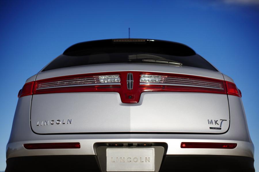 Детали экстерьера Lincoln MKT 2010 года  (фото 58 из 79)
